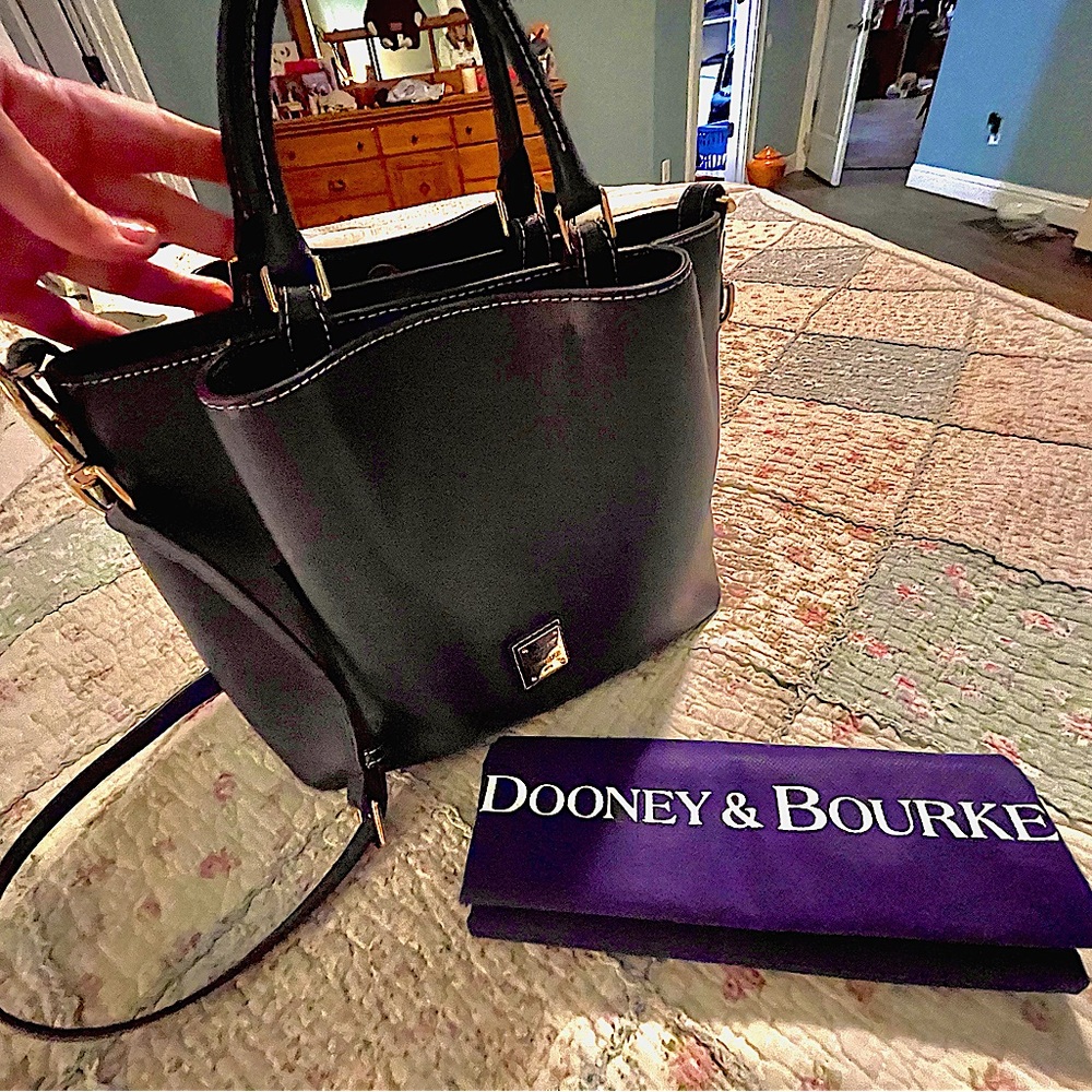 Dooney & Bourke Saffiano Small Barlow